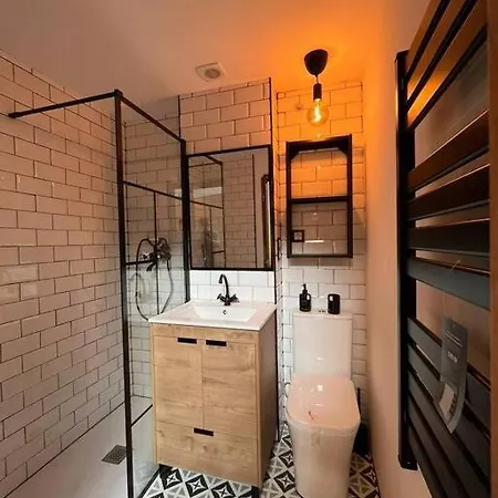 Industrial Loft Estudio Apartment