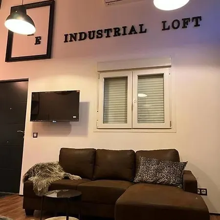 Industrial Loft Estudio إِستيبونا